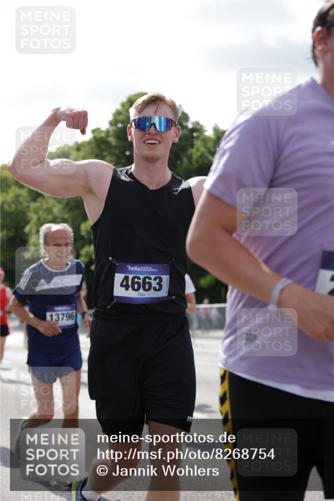 29.06.2025 - hella hamburg halbmarathon Jannik Wohlers http://msf.ph/oto/8268754 29.06.2025 10:01:14 Lombardsbrücke 1184, 1329, 1464, 1653, 1722, 1724, 1729, 1881, 1940, 2167, 2591, 2806, 2957, 3039, 3199, 3663, 4322, 4663, 5547, 5570, 5602, 5603, 6281, 6302, 6921, 8030, 8191, 8392, 8578, 8691, 8822, 8926, 10281, 10301, 10915, 11043, 12475, 12734, 12736, 13528, 13551, 13796, 14026, 14175, 14176, 14375, 15093, 16063, 16367, 16395, 16424, 16426, 16754, 16909, 17017, 17140, 17441, 17670, 17810, 18232, 18290, 18555, 18716, 18717, 18739, 18899, 18954, 19160 meine-sportfotos.de