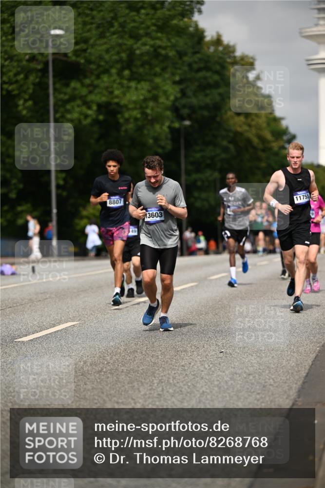 29.06.2025 - hella hamburg halbmarathon Dr. Thomas Lammeyer http://msf.ph/oto/8268768 29.06.2025 10:15:05 Kennedybrücke 1531, 2868, 4287, 5440, 8171, 8807, 8810, 10196, 10372, 11149 meine-sportfotos.de