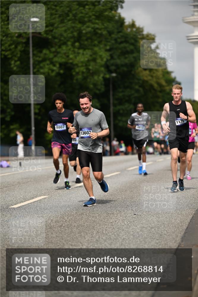 29.06.2025 - hella hamburg halbmarathon Dr. Thomas Lammeyer http://msf.ph/oto/8268814 29.06.2025 10:15:05 Kennedybrücke 1531, 2868, 4287, 5440, 8171, 8807, 8810, 10196, 10372, 11149 meine-sportfotos.de