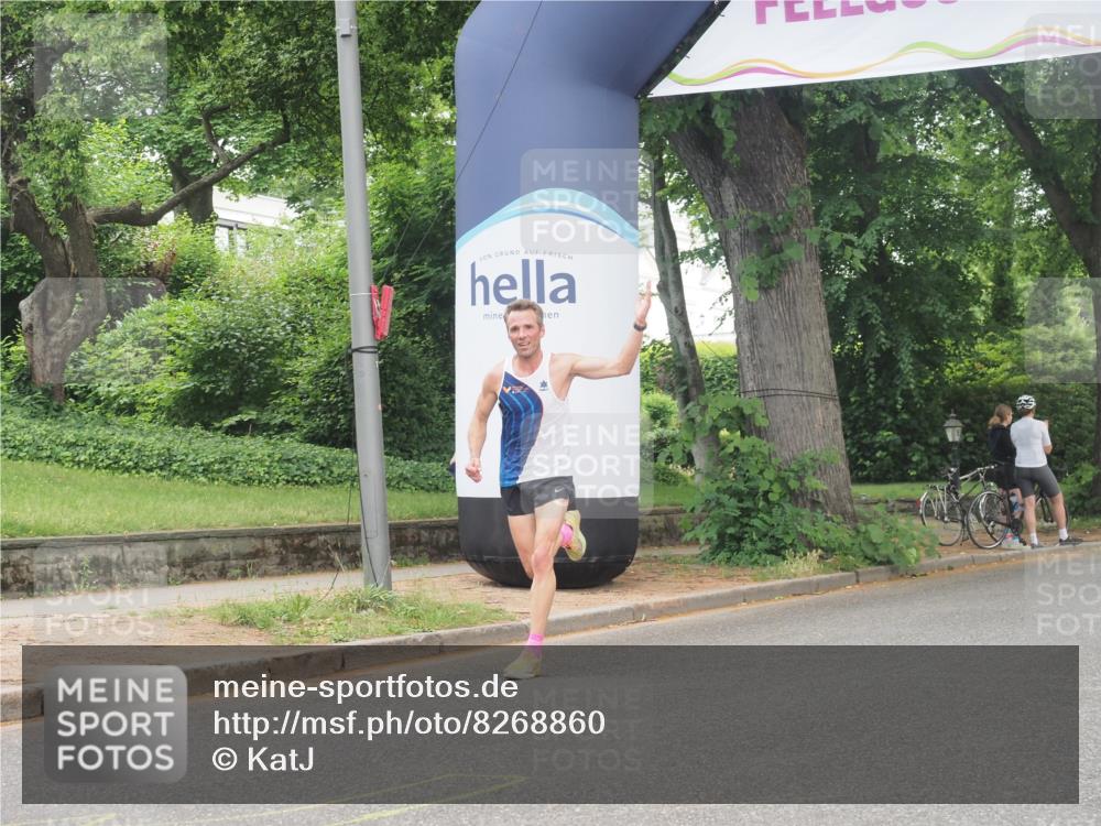 29.06.2025 - hella hamburg halbmarathon KatJ http://msf.ph/oto/8268860 29.06.2025 10:07:27 Zwischen KM18-KM19  meine-sportfotos.de