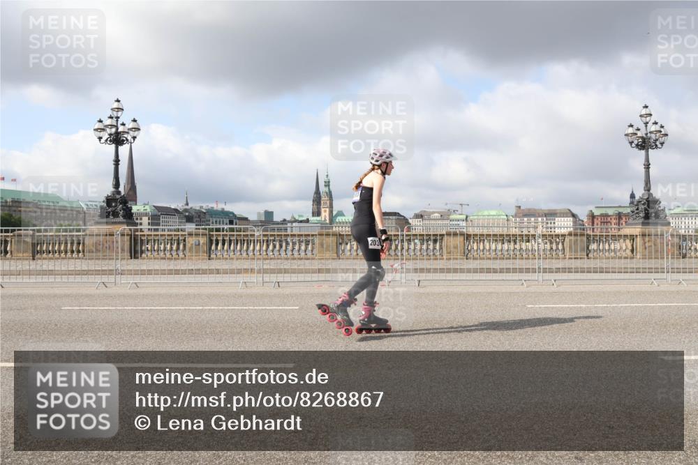 29.06.2025 - hella hamburg halbmarathon Lena Gebhardt http://msf.ph/oto/8268867 29.06.2025 09:04:41 Lombardsbrücke  meine-sportfotos.de