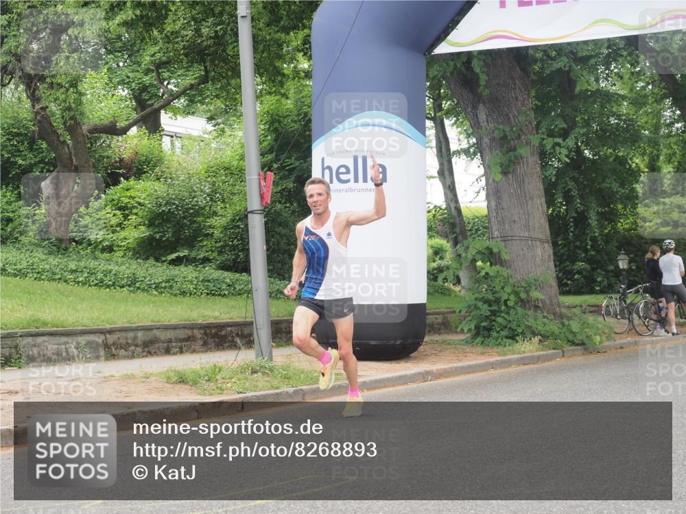 29.06.2025 - hella hamburg halbmarathon KatJ http://msf.ph/oto/8268893 29.06.2025 10:07:27 Zwischen KM18-KM19  meine-sportfotos.de