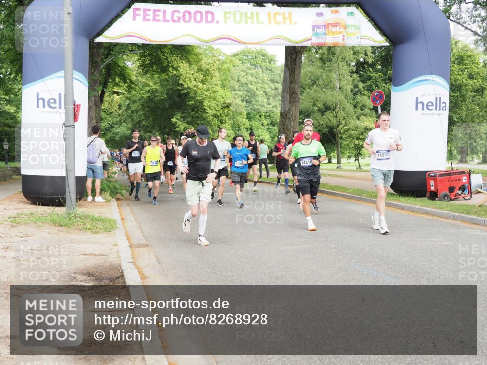 29.06.2025 - hella hamburg halbmarathon MichiJ http://msf.ph/oto/8268928 29.06.2025 10:31:06 Zwischen KM18-KM19 2233, 9371, 14201, 14210, 15301, 15921, 17363, 18304 meine-sportfotos.de