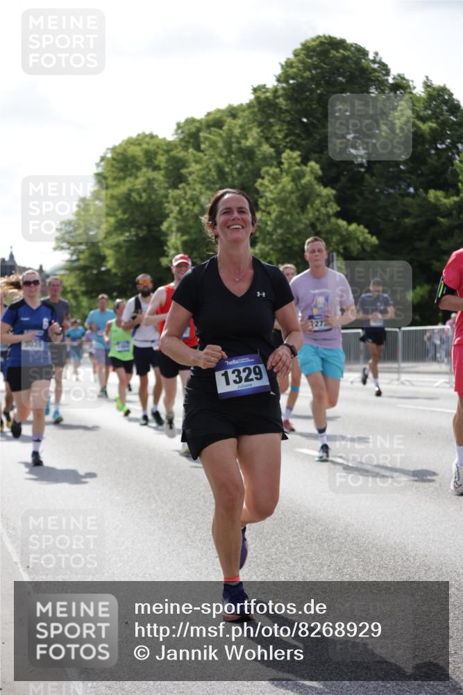 29.06.2025 - hella hamburg halbmarathon Jannik Wohlers http://msf.ph/oto/8268929 29.06.2025 10:01:15 Lombardsbrücke 1184, 1329, 1464, 1653, 1722, 1724, 1729, 1881, 1940, 2167, 2591, 2806, 2957, 3039, 3199, 4322, 4328, 4663, 5547, 5570, 5602, 5603, 6281, 6302, 6921, 8191, 8392, 8578, 8691, 8822, 8926, 10281, 10301, 10915, 11043, 11771, 12475, 12734, 12736, 13528, 13551, 13796, 14026, 14175, 14176, 14375, 15093, 16063, 16367, 16395, 16424, 16426, 16754, 16909, 17017, 17136, 17140, 17441, 17670, 17810, 18232, 18290, 18555, 18716, 18717, 18739, 18899, 18954, 19160 meine-sportfotos.de