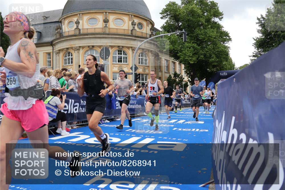 29.06.2025 - hella hamburg halbmarathon Strokosch-Dieckow http://msf.ph/oto/8268941 29.06.2025 10:46:04 Ziel 1759, 2189, 2707, 3087, 5648, 6460, 7450, 7961, 8269, 9585, 11094, 11125, 11936, 12084, 12269, 13630, 14462, 14804, 16136, 16466, 16475, 17008, 18081, 18702, 18797 meine-sportfotos.de