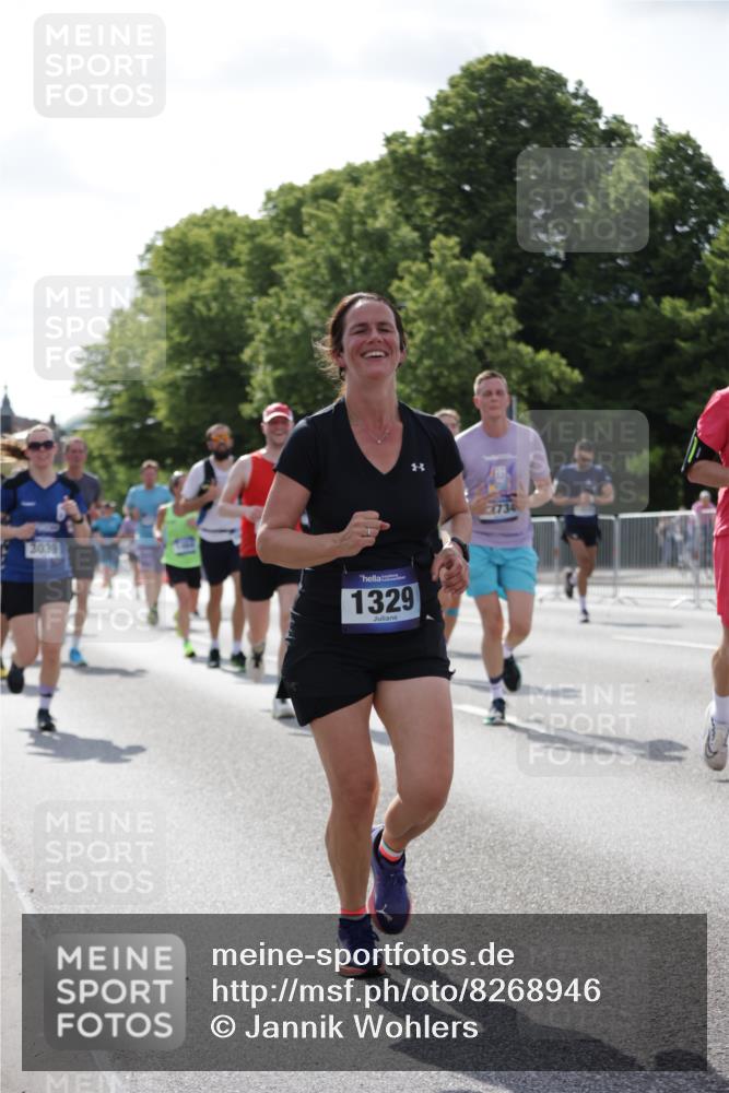 29.06.2025 - hella hamburg halbmarathon Jannik Wohlers http://msf.ph/oto/8268946 29.06.2025 10:01:15 Lombardsbrücke 1184, 1329, 1464, 1653, 1722, 1724, 1729, 1881, 1940, 2167, 2591, 2806, 2957, 3039, 3199, 4322, 4328, 4663, 5547, 5570, 5602, 5603, 6281, 6302, 6921, 8191, 8392, 8578, 8691, 8822, 8926, 10281, 10301, 10915, 11043, 11771, 12475, 12734, 12736, 13528, 13551, 13796, 14026, 14175, 14176, 14375, 15093, 16063, 16367, 16395, 16424, 16426, 16754, 16909, 17017, 17136, 17140, 17441, 17670, 17810, 18232, 18290, 18555, 18716, 18717, 18739, 18899, 18954, 19160 meine-sportfotos.de