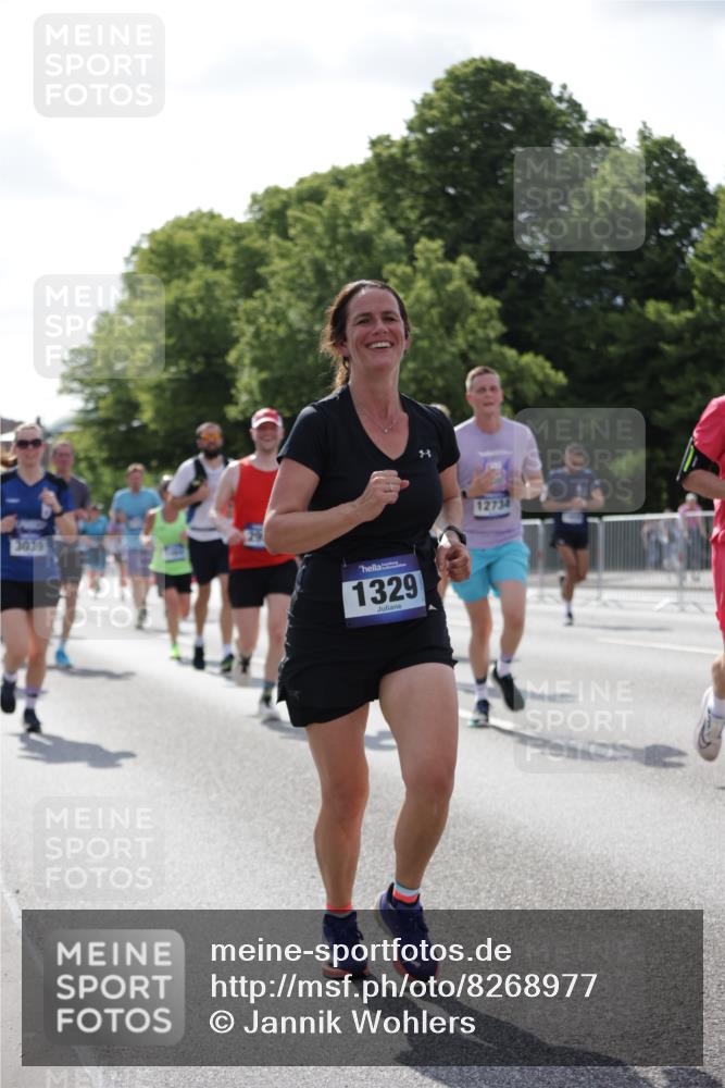 29.06.2025 - hella hamburg halbmarathon Jannik Wohlers http://msf.ph/oto/8268977 29.06.2025 10:01:15 Lombardsbrücke 1184, 1329, 1464, 1653, 1722, 1724, 1729, 1881, 1940, 2167, 2591, 2806, 2957, 3039, 3199, 4322, 4328, 4663, 5547, 5570, 5602, 5603, 6281, 6302, 6921, 8191, 8392, 8578, 8691, 8822, 8926, 10281, 10301, 10915, 11043, 11771, 12475, 12734, 12736, 13528, 13551, 13796, 14026, 14175, 14176, 14375, 15093, 16063, 16367, 16395, 16424, 16426, 16754, 16909, 17017, 17136, 17140, 17441, 17670, 17810, 18232, 18290, 18555, 18716, 18717, 18739, 18899, 18954, 19160 meine-sportfotos.de