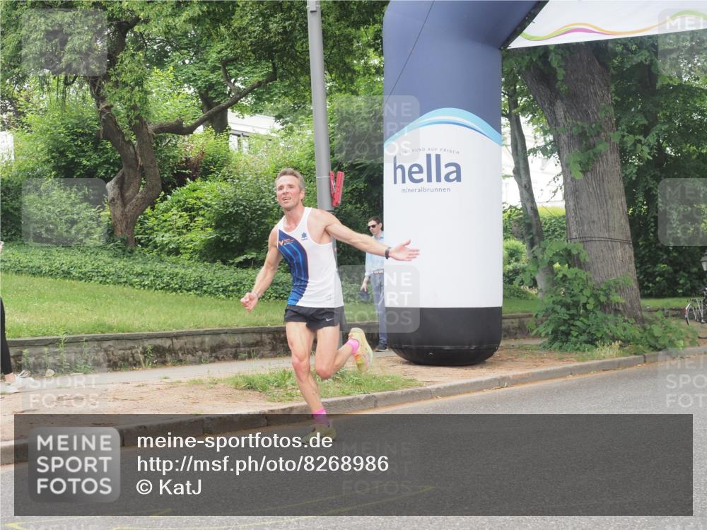 29.06.2025 - hella hamburg halbmarathon KatJ http://msf.ph/oto/8268986 29.06.2025 10:07:27 Zwischen KM18-KM19  meine-sportfotos.de