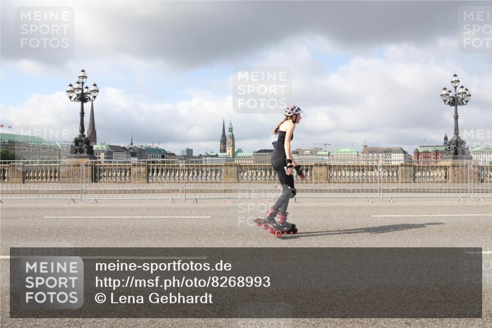 29.06.2025 - hella hamburg halbmarathon Lena Gebhardt http://msf.ph/oto/8268993 29.06.2025 09:04:41 Lombardsbrücke  meine-sportfotos.de