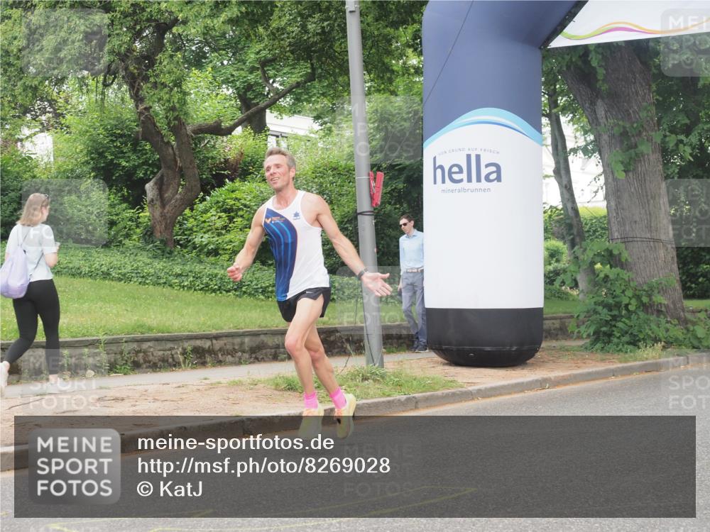 29.06.2025 - hella hamburg halbmarathon KatJ http://msf.ph/oto/8269028 29.06.2025 10:07:27 Zwischen KM18-KM19  meine-sportfotos.de