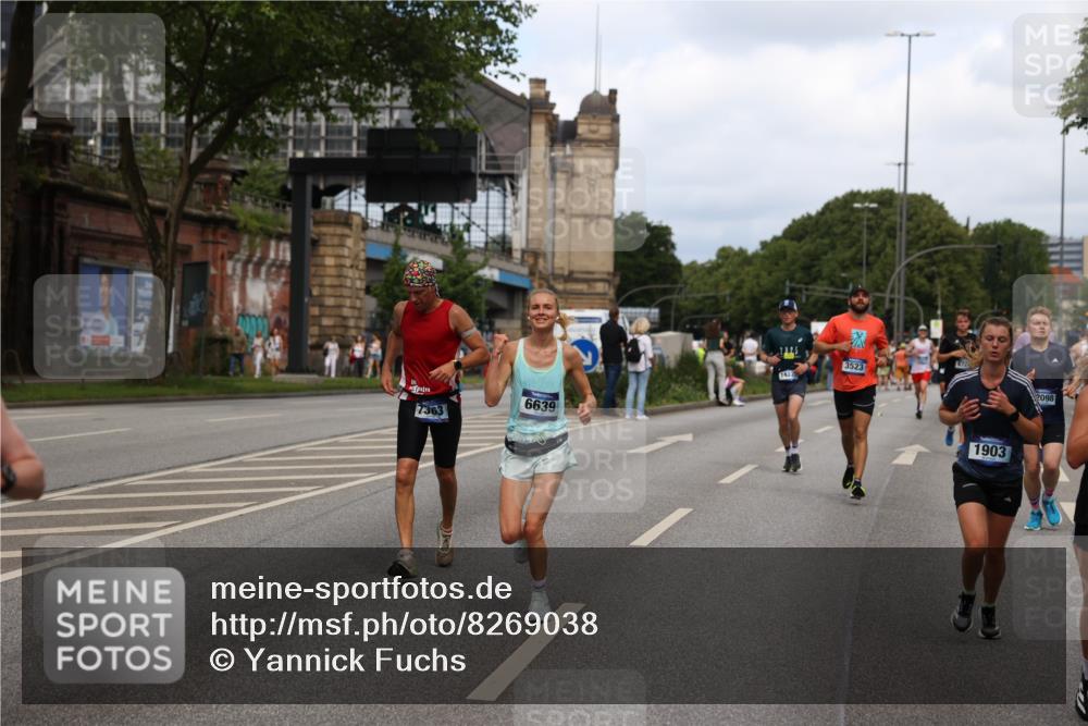 29.06.2025 - hella hamburg halbmarathon Yannick Fuchs http://msf.ph/oto/8269038 29.06.2025 10:36:52 20KM 1209, 1256, 1312, 1700, 1903, 2233, 3523, 4823, 5436, 5682, 6639, 6721, 6770, 7363, 7448, 7693, 7765, 7865, 8694, 10216, 10469, 12098, 13446, 13483, 13709, 13725, 14811, 15095, 15175, 15270, 15654, 16281, 16295, 16507, 16626, 16660, 17000, 17016, 17363, 17637, 17864, 17926, 18330, 18559, 18920 meine-sportfotos.de