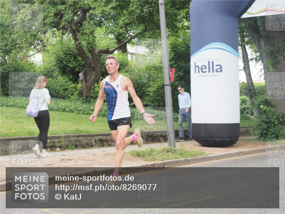 29.06.2025 - hella hamburg halbmarathon KatJ http://msf.ph/oto/8269077 29.06.2025 10:07:27 Zwischen KM18-KM19  meine-sportfotos.de