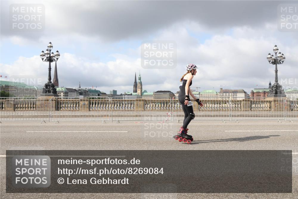 29.06.2025 - hella hamburg halbmarathon Lena Gebhardt http://msf.ph/oto/8269084 29.06.2025 09:04:42 Lombardsbrücke  meine-sportfotos.de