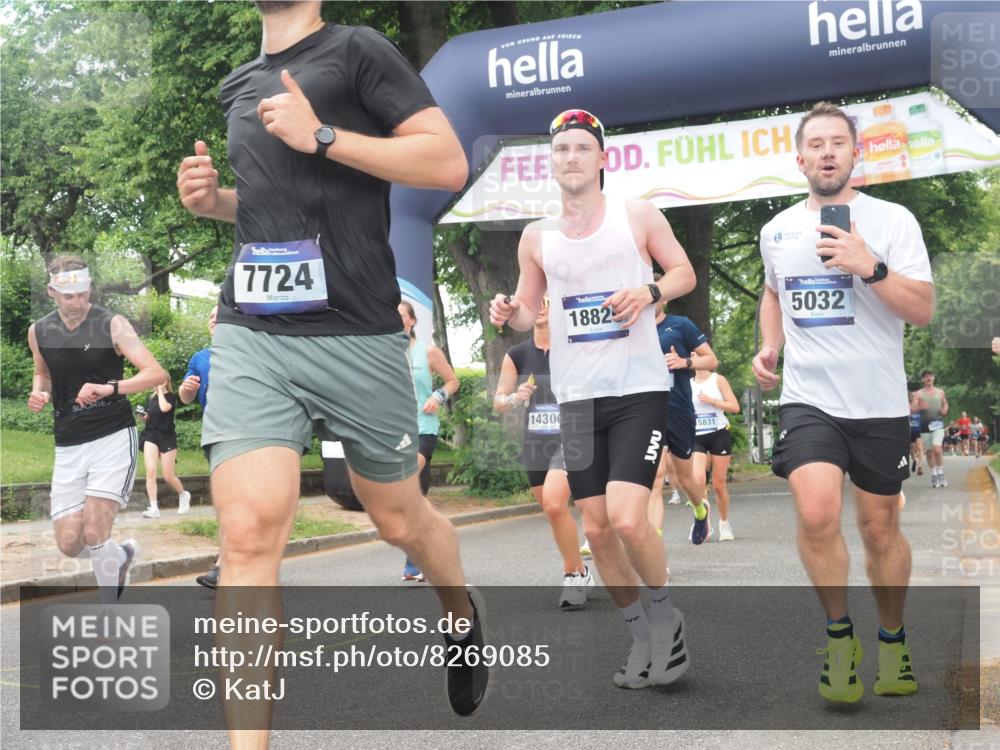 29.06.2025 - hella hamburg halbmarathon KatJ http://msf.ph/oto/8269085 29.06.2025 10:39:31 Zwischen KM18-KM19 2364, 2396, 3426, 4558, 4814, 4839, 5032, 5116, 5482, 5607, 6562, 6657, 7724, 7732, 8661, 8710, 8720 meine-sportfotos.de