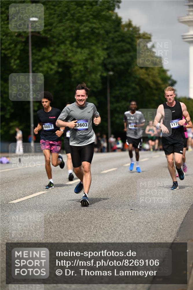 29.06.2025 - hella hamburg halbmarathon Dr. Thomas Lammeyer http://msf.ph/oto/8269106 29.06.2025 10:15:06 Kennedybrücke 1531, 1866, 2868, 4287, 5379, 5440, 8171, 8807, 8810, 10196, 10372, 11149, 11321 meine-sportfotos.de