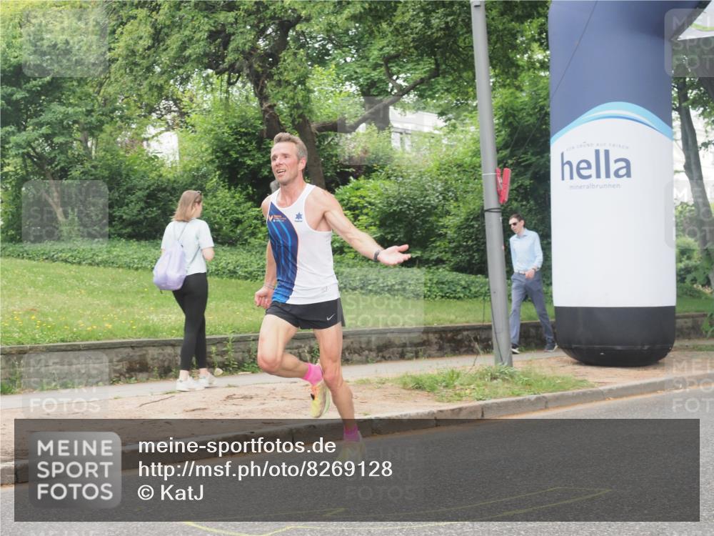 29.06.2025 - hella hamburg halbmarathon KatJ http://msf.ph/oto/8269128 29.06.2025 10:07:28 Zwischen KM18-KM19  meine-sportfotos.de
