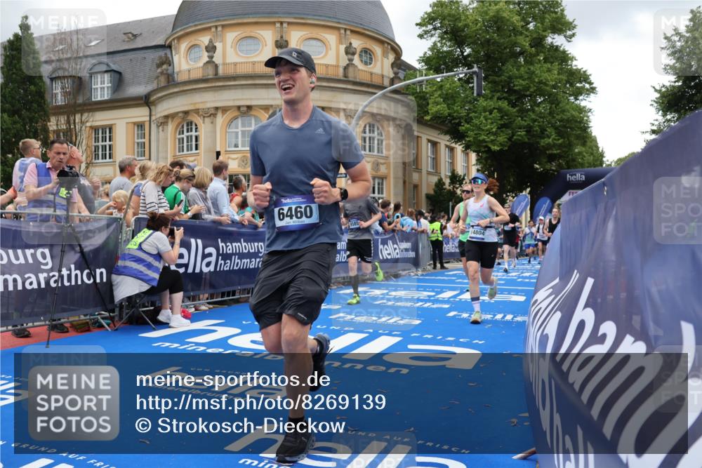 29.06.2025 - hella hamburg halbmarathon Strokosch-Dieckow http://msf.ph/oto/8269139 29.06.2025 10:46:06 Ziel 1569, 1759, 2189, 2590, 2707, 3087, 5648, 6388, 6460, 7450, 7961, 8269, 9585, 10796, 11094, 11125, 11936, 12269, 13630, 14462, 14804, 16136, 16466, 16475, 18081, 18702, 18797 meine-sportfotos.de