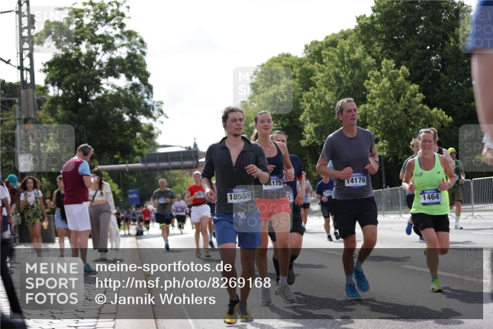 29.06.2025 - hella hamburg halbmarathon Jannik Wohlers http://msf.ph/oto/8269168 29.06.2025 10:01:18 Lombardsbrücke 1184, 1329, 1464, 1653, 1722, 1724, 1729, 1881, 1940, 2167, 2591, 2806, 2957, 3039, 3199, 4322, 4328, 4663, 5547, 5570, 5602, 5603, 6281, 6302, 6921, 8392, 8578, 8822, 8926, 9230, 10281, 10301, 10882, 10915, 11043, 11771, 11808, 12734, 12736, 13528, 13796, 14026, 14175, 14176, 14375, 15093, 16063, 16424, 16426, 16909, 17017, 17136, 17140, 17441, 17670, 17810, 18232, 18555, 18716, 18717, 18739, 18855, 18899, 18954, 19160 meine-sportfotos.de