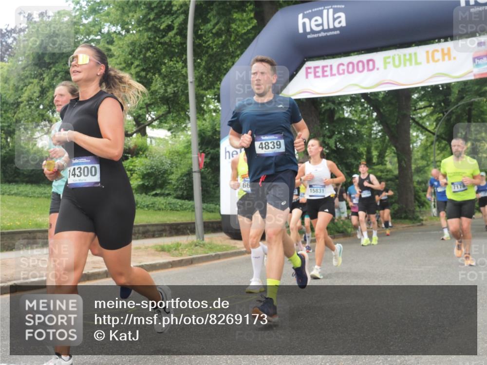 29.06.2025 - hella hamburg halbmarathon KatJ http://msf.ph/oto/8269173 29.06.2025 10:39:32 Zwischen KM18-KM19 2364, 2396, 4558, 4814, 4839, 5032, 5482, 6562, 6657, 7178, 7724, 7732, 8661, 8710, 8720 meine-sportfotos.de