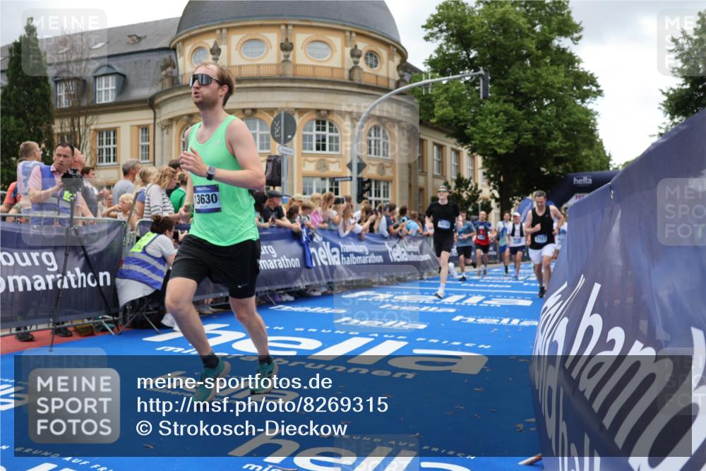 29.06.2025 - hella hamburg halbmarathon Strokosch-Dieckow http://msf.ph/oto/8269315 29.06.2025 10:46:08 Ziel 1569, 1759, 2048, 2590, 2707, 3056, 3087, 4949, 5648, 6388, 6460, 7450, 7961, 9497, 9585, 10796, 11094, 11125, 11936, 12269, 13630, 14804, 16136, 16466, 16475, 17190, 18081, 18702, 18797 meine-sportfotos.de
