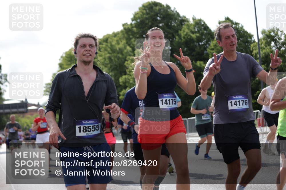 29.06.2025 - hella hamburg halbmarathon Jannik Wohlers http://msf.ph/oto/8269420 29.06.2025 10:01:20 Lombardsbrücke 1184, 1329, 1464, 1653, 1722, 1724, 1729, 1881, 1940, 2167, 2591, 2806, 2957, 3039, 4328, 4663, 5547, 5602, 5603, 6281, 6302, 6438, 6921, 8392, 8578, 8822, 8926, 9230, 10281, 10301, 10882, 10915, 11043, 11771, 11808, 12564, 12734, 12736, 13528, 13796, 14026, 14175, 14176, 14375, 15093, 16424, 16426, 16909, 17017, 17136, 17140, 17670, 17810, 18232, 18555, 18739, 18855, 18899, 18954 meine-sportfotos.de