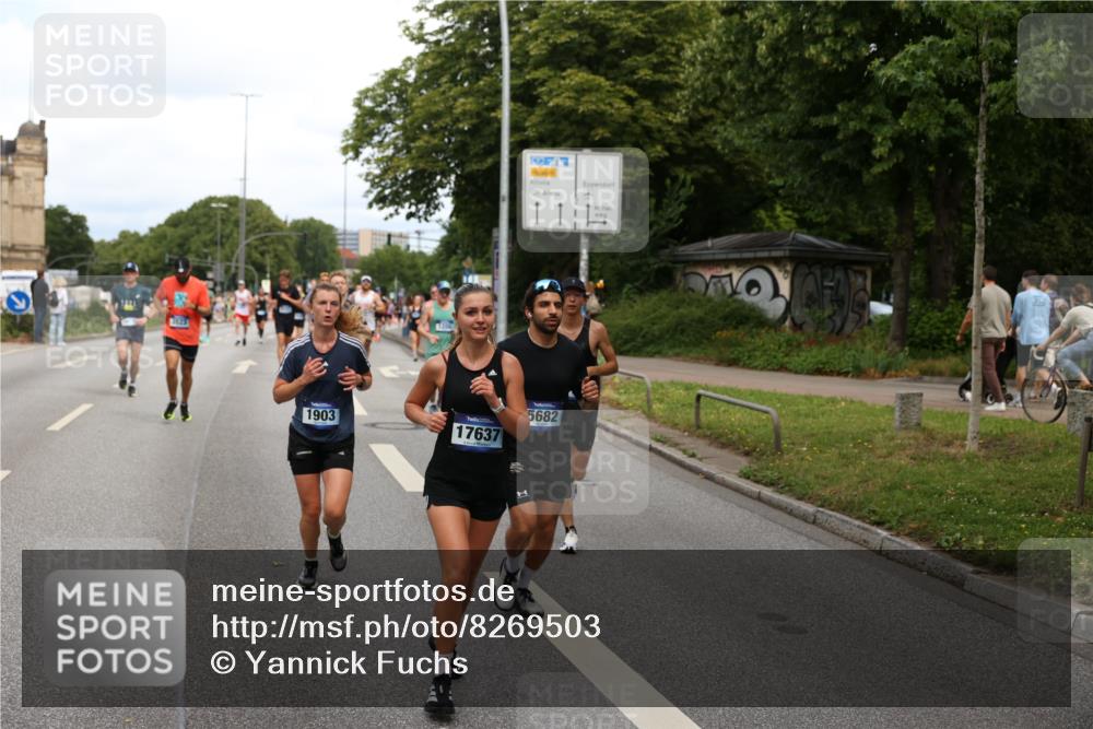 29.06.2025 - hella hamburg halbmarathon Yannick Fuchs http://msf.ph/oto/8269503 29.06.2025 10:36:53 20KM 1209, 1256, 1312, 1700, 1903, 2233, 3523, 4823, 5436, 5682, 6639, 6721, 6770, 7035, 7363, 7448, 7693, 7734, 7765, 7865, 8694, 10216, 10469, 12098, 13446, 13483, 13709, 13725, 14811, 15095, 15175, 15270, 15654, 16281, 16295, 16507, 16626, 16660, 17000, 17016, 17363, 17637, 17864, 17926, 18330, 18559, 18920 meine-sportfotos.de