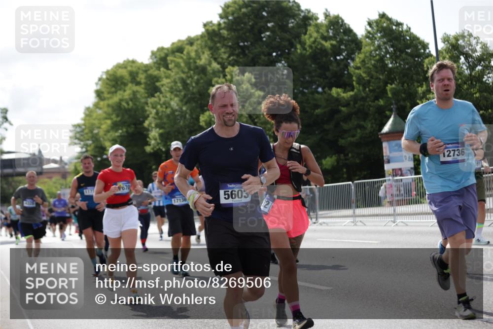 29.06.2025 - hella hamburg halbmarathon Jannik Wohlers http://msf.ph/oto/8269506 29.06.2025 10:01:21 Lombardsbrücke 1184, 1329, 1464, 1653, 1722, 1724, 1729, 1881, 1940, 2167, 2591, 2806, 2957, 3039, 4328, 4663, 5547, 5602, 5603, 6302, 6438, 6921, 8392, 8578, 8822, 8926, 9230, 10281, 10301, 10882, 10915, 11043, 11771, 11808, 12564, 12734, 12736, 12781, 13528, 13796, 14026, 14175, 14176, 14375, 15093, 16424, 16426, 16909, 17017, 17136, 17140, 17670, 17810, 18232, 18555, 18739, 18855, 18899, 18954 meine-sportfotos.de