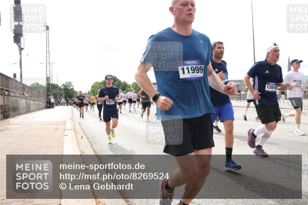 29.06.2025 - hella hamburg halbmarathon Lena Gebhardt http://msf.ph/oto/8269524 29.06.2025 10:19:54 Lombardsbrücke 7917, 11999, 2015, 12618, 28, 1110, 1115, 1145, 1154, 1534, 1708, 2017, 2064, 2357, 2405, 2441, 2918, 2993, 2995, 3278, 3446, 3678, 4108, 4110, 4170, 4539, 4562, 4570, 4585, 4737, 4739, 4979, 5035, 5123, 5251, 5397, 5449, 5556, 5659, 5849, 5878, 6444, 6796, 6797, 6872, 6874, 6939, 7137, 7248, 7249, 7519, 7808, 7836, 7917, 8146, 8387, 8427, 8537, 8738, 9196, 9856, 10349, 10540, 10550, 10594, 10622, 10701, 11028, 11036 meine-sportfotos.de