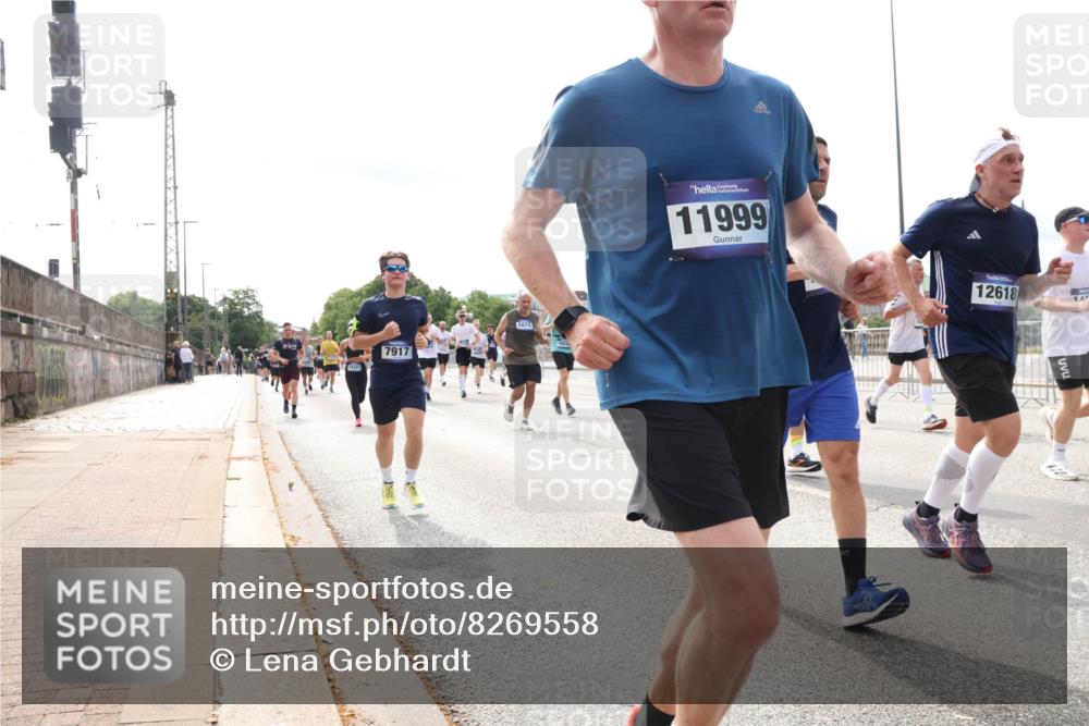 29.06.2025 - hella hamburg halbmarathon Lena Gebhardt http://msf.ph/oto/8269558 29.06.2025 10:19:54 Lombardsbrücke 7917, 6874, 11999, 12618, 1110, 1115, 1145, 1154, 1534, 1708, 2017, 2064, 2357, 2405, 2441, 2918, 2993, 2995, 3278, 3446, 3678, 4108, 4110, 4170, 4539, 4562, 4570, 4585, 4737, 4739, 4979, 5035, 5123, 5251, 5397, 5449, 5556, 5659, 5849, 5878, 6444, 6796, 6797, 6872, 6874, 6939, 7137, 7248, 7249, 7519, 7808, 7836, 7917, 8146, 8387, 8427, 8537, 8738, 9196, 9856, 10349, 10540, 10550, 10594, 10622, 10701, 11028, 11036 meine-sportfotos.de
