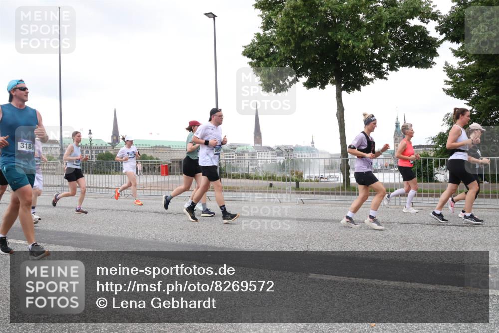 29.06.2025 - hella hamburg halbmarathon Lena Gebhardt http://msf.ph/oto/8269572 29.06.2025 10:54:15 Lombardsbrücke 3188, 16691, 1017, 1263, 1687, 1744, 1753, 1762, 1779, 1789, 1822, 1949, 2079, 2244, 2372, 2532, 2600, 2761, 2854, 3055, 3079, 3187, 3188, 3249, 3364, 3465, 3467, 3557, 3761, 3795, 3857, 4323, 4685, 4720, 4838, 4971, 5157, 5185, 5216, 5309, 5430, 5514, 5804, 5817, 5898, 5933, 5964, 5993, 6023, 6039, 6192, 6279, 6468, 6583, 6987, 6988, 7498, 7614, 7670, 7874, 7946, 7986, 8801, 8803, 8867, 8924, 9130, 9138, 9203, 9503, 9572, 10207, 11354, 11390, 11785, 12930 meine-sportfotos.de