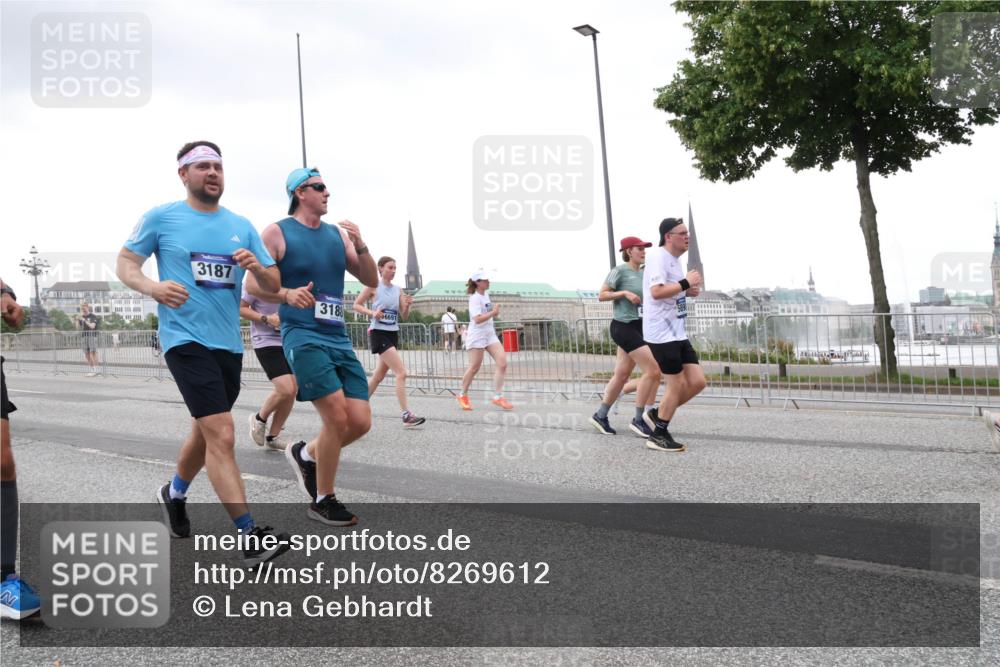 29.06.2025 - hella hamburg halbmarathon Lena Gebhardt http://msf.ph/oto/8269612 29.06.2025 10:54:15 Lombardsbrücke 3187, 3188, 6691, 1017, 1263, 1687, 1744, 1753, 1762, 1779, 1789, 1822, 1949, 2079, 2244, 2372, 2532, 2600, 2761, 2854, 3055, 3079, 3187, 3188, 3249, 3364, 3465, 3467, 3557, 3761, 3795, 3857, 4323, 4685, 4720, 4838, 4971, 5157, 5185, 5216, 5309, 5430, 5514, 5804, 5817, 5898, 5933, 5964, 5993, 6023, 6039, 6192, 6279, 6468, 6583, 6987, 6988, 7498, 7614, 7670, 7874, 7946, 7986, 8801, 8803, 8867, 8924, 9130, 9138, 9203, 9503, 9572, 10207, 11354, 11390, 11785, 12930 meine-sportfotos.de