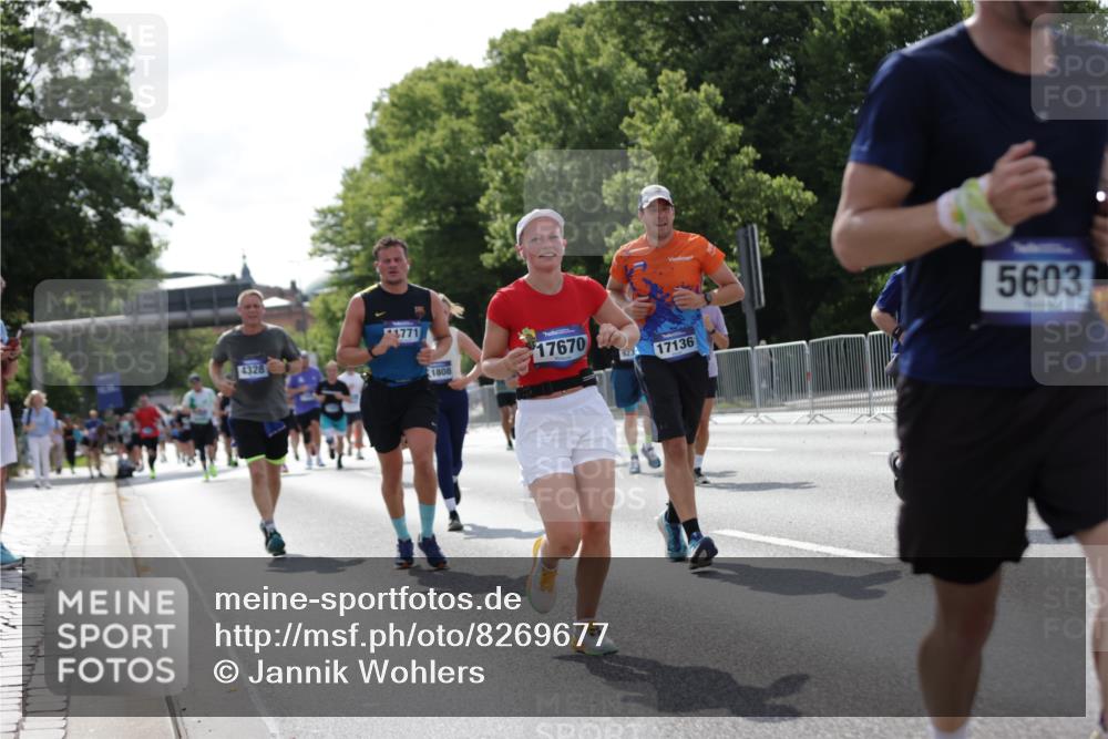 29.06.2025 - hella hamburg halbmarathon Jannik Wohlers http://msf.ph/oto/8269677 29.06.2025 10:01:22 Lombardsbrücke 1184, 1329, 1464, 1653, 1722, 1724, 1729, 1881, 1940, 2167, 2591, 2806, 2957, 3039, 4328, 4663, 5547, 5602, 5603, 5742, 6438, 6595, 6921, 8578, 8822, 8926, 9230, 10281, 10301, 10882, 10915, 11771, 11808, 12564, 12734, 12736, 12781, 13528, 13796, 14026, 14175, 14176, 14375, 15093, 16424, 16426, 16909, 17017, 17136, 17670, 17810, 18232, 18555, 18739, 18855, 18899, 18954 meine-sportfotos.de