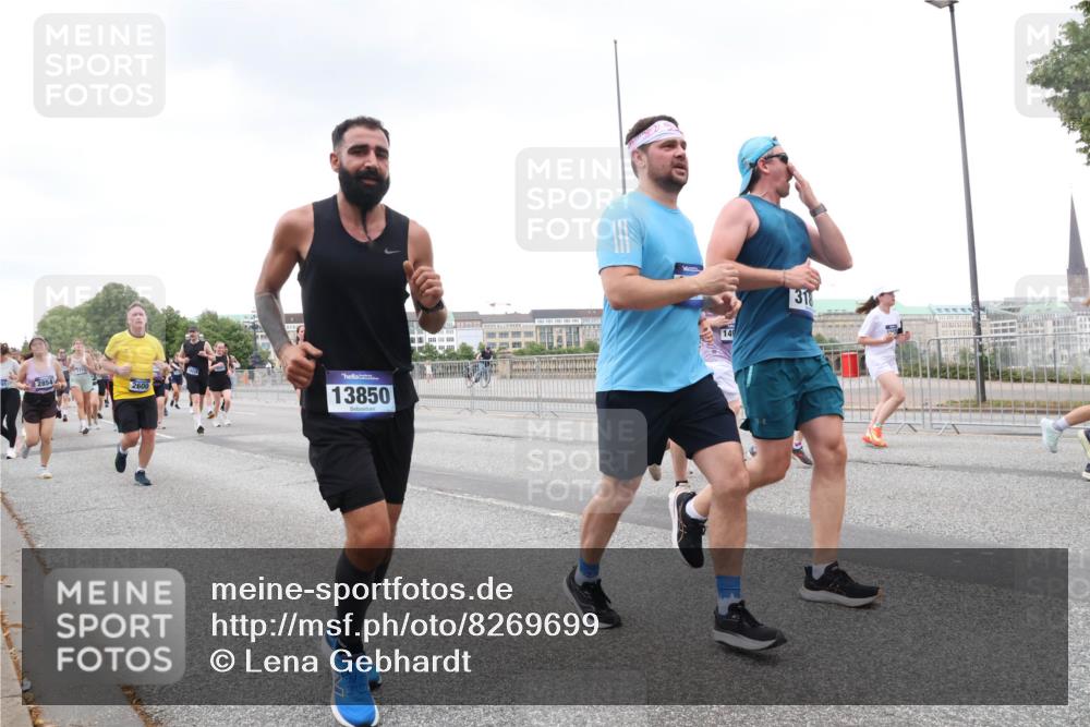 29.06.2025 - hella hamburg halbmarathon Lena Gebhardt http://msf.ph/oto/8269699 29.06.2025 10:54:16 Lombardsbrücke 2600, 13850, 318, 1017, 1263, 1687, 1744, 1753, 1762, 1779, 1789, 1822, 1949, 2079, 2244, 2372, 2532, 2600, 2761, 2854, 3055, 3079, 3187, 3188, 3249, 3364, 3465, 3467, 3557, 3761, 3795, 3857, 4323, 4685, 4720, 4838, 4971, 5157, 5185, 5216, 5309, 5430, 5514, 5804, 5817, 5898, 5933, 5964, 5993, 6023, 6192, 6279, 6468, 6583, 6987, 6988, 7498, 7614, 7670, 7874, 7946, 7986, 8801, 8803, 8867, 8924, 9130, 9138, 9203, 9503, 9572, 10207, 11354, 11390, 11785, 12930 meine-sportfotos.de