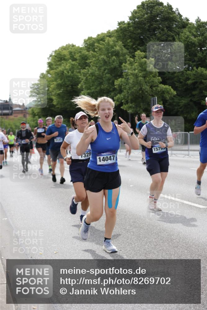 29.06.2025 - hella hamburg halbmarathon Jannik Wohlers http://msf.ph/oto/8269702 29.06.2025 10:33:49 Lombardsbrücke 1672, 1705, 1787, 2265, 2464, 2496, 2510, 2511, 2526, 2801, 2933, 3145, 3829, 3848, 4807, 4824, 4826, 6105, 6574, 7324, 7329, 8277, 8349, 8965, 10360, 10564, 11432, 11642, 11668, 12165, 12330, 12896, 13437, 13485, 13747, 14047, 14058, 14854, 14855, 14873, 14918, 14919, 15792, 15793, 15845, 15983, 16115, 16578, 17105, 17650, 17789, 17953, 18044 meine-sportfotos.de