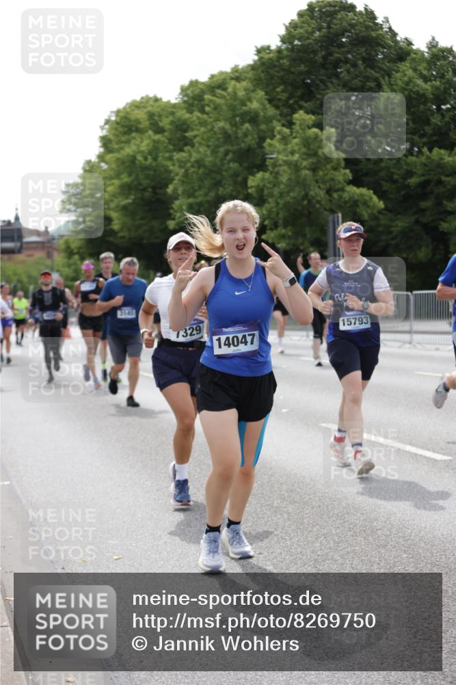29.06.2025 - hella hamburg halbmarathon Jannik Wohlers http://msf.ph/oto/8269750 29.06.2025 10:33:49 Lombardsbrücke 1672, 1705, 1787, 2265, 2464, 2496, 2510, 2511, 2526, 2801, 2933, 3145, 3829, 3848, 4807, 4824, 4826, 6105, 6574, 7324, 7329, 8277, 8349, 8965, 10360, 10564, 11432, 11642, 11668, 12165, 12330, 12896, 13437, 13485, 13747, 14047, 14058, 14854, 14855, 14873, 14918, 14919, 15792, 15793, 15845, 15983, 16115, 16578, 17105, 17650, 17789, 17953, 18044 meine-sportfotos.de