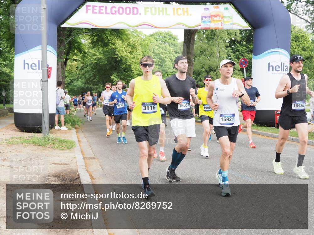 29.06.2025 - hella hamburg halbmarathon MichiJ http://msf.ph/oto/8269752 29.06.2025 10:31:10 Zwischen KM18-KM19 1353, 2233, 3116, 3697, 7448, 9371, 14201, 14210, 15233, 15301, 15921, 16626, 17363, 17733, 17864, 17911, 18274, 18632, 18920, 18987, 19090 meine-sportfotos.de