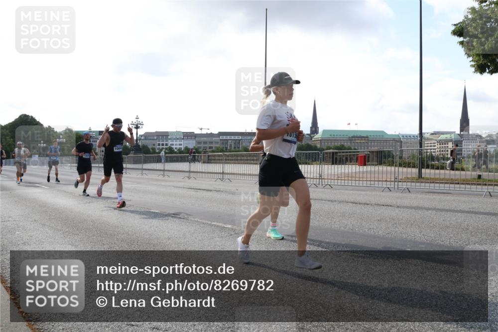 29.06.2025 - hella hamburg halbmarathon Lena Gebhardt http://msf.ph/oto/8269782 29.06.2025 09:44:48 Lombardsbrücke 10849, 10156, 1065, 1827, 2021, 2879, 3075, 3201, 3845, 3968, 4678, 5269, 5344, 5367, 6619, 7349, 8473, 8731, 8975, 10106, 10156, 10790, 10848, 11877, 12287, 12337, 12369, 12900, 13779, 13838, 13956, 14164, 14828, 15268, 15576, 15583, 15655, 15880, 16118, 16377, 16508, 16736, 17258, 17354, 18567, 18699, 19114 meine-sportfotos.de