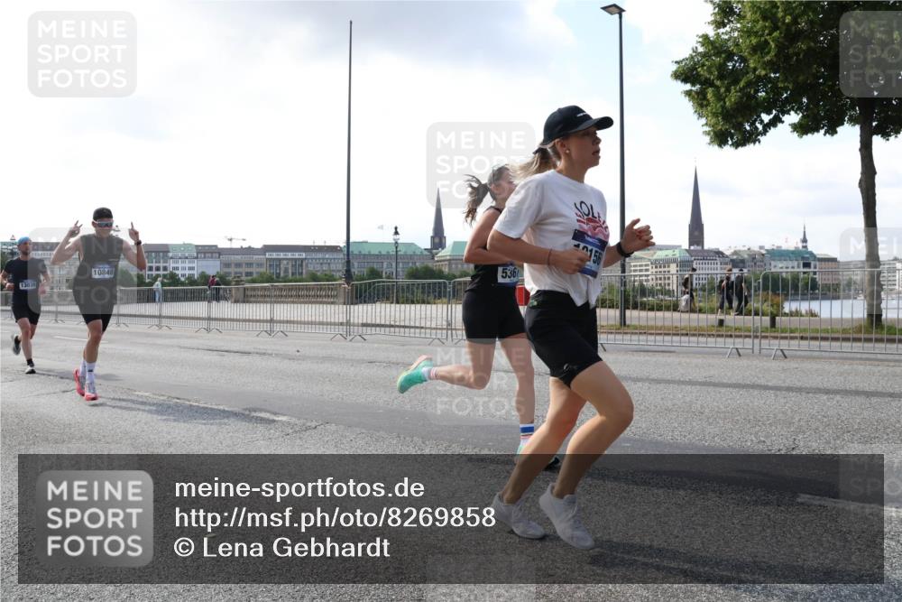 29.06.2025 - hella hamburg halbmarathon Lena Gebhardt http://msf.ph/oto/8269858 29.06.2025 09:44:49 Lombardsbrücke 13838, 10848, 536, 156, 1065, 1827, 2021, 2879, 3075, 3201, 3845, 3968, 4678, 5269, 5344, 5367, 6619, 7349, 8473, 8731, 10106, 10156, 10790, 10848, 11169, 11877, 12287, 12337, 12369, 12900, 13779, 13838, 13956, 14164, 14828, 15268, 15576, 15583, 15655, 15880, 16118, 16377, 16508, 16736, 17258, 17354, 18567, 18699, 19114 meine-sportfotos.de