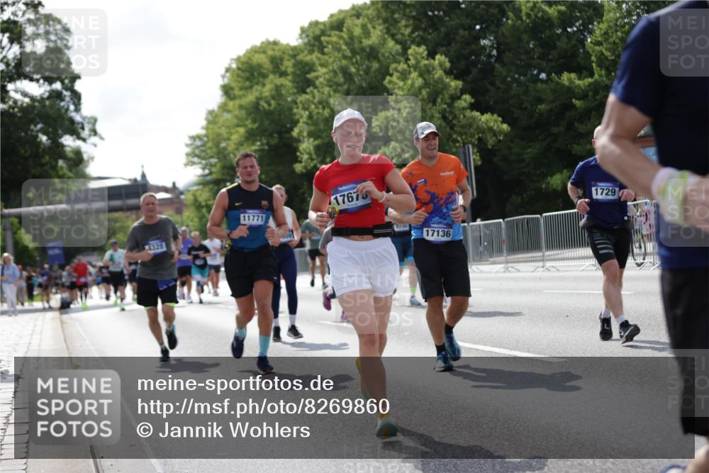 29.06.2025 - hella hamburg halbmarathon Jannik Wohlers http://msf.ph/oto/8269860 29.06.2025 10:01:22 Lombardsbrücke 1184, 1329, 1464, 1653, 1722, 1724, 1729, 1881, 1940, 2167, 2591, 2806, 2957, 3039, 4328, 4663, 5547, 5602, 5603, 5742, 6438, 6595, 6921, 8578, 8822, 8926, 9230, 10281, 10301, 10882, 10915, 11771, 11808, 12564, 12734, 12736, 12781, 13528, 13796, 14026, 14175, 14176, 14375, 15093, 16424, 16426, 16909, 17017, 17136, 17670, 17810, 18232, 18555, 18739, 18855, 18899, 18954 meine-sportfotos.de