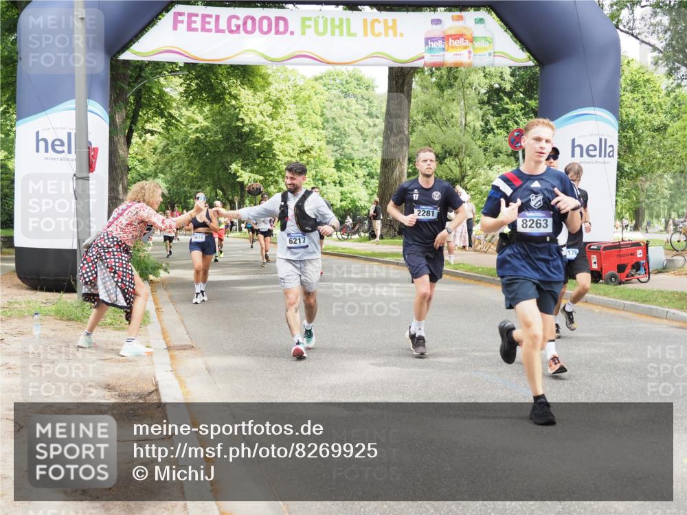 29.06.2025 - hella hamburg halbmarathon MichiJ http://msf.ph/oto/8269925 29.06.2025 10:55:38 Zwischen KM18-KM19 1071, 3154, 6217, 8263, 8632, 9075, 14868, 15697, 18176 meine-sportfotos.de