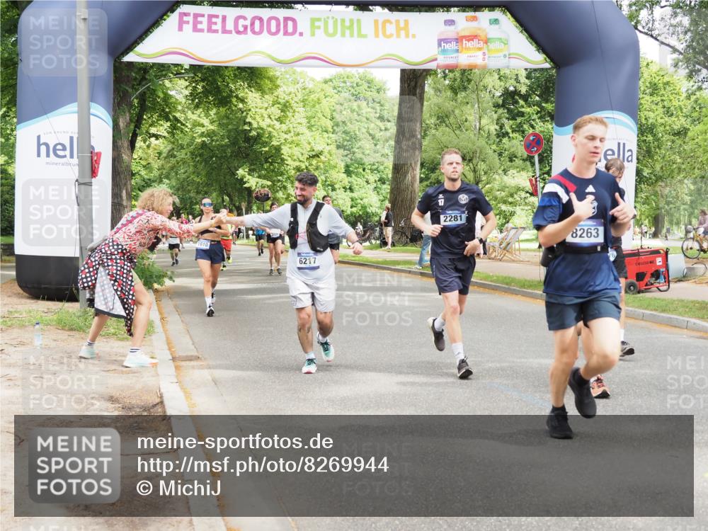 29.06.2025 - hella hamburg halbmarathon MichiJ http://msf.ph/oto/8269944 29.06.2025 10:55:39 Zwischen KM18-KM19 1071, 2281, 3154, 6217, 8263, 8632, 9075, 14868, 15697, 18176 meine-sportfotos.de