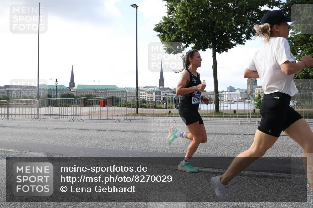 29.06.2025 - hella hamburg halbmarathon Lena Gebhardt http://msf.ph/oto/8270029 29.06.2025 09:44:49 Lombardsbrücke 536, 1065, 1827, 2021, 2879, 3075, 3201, 3845, 3968, 4678, 5269, 5344, 5367, 6619, 7349, 8473, 8731, 10106, 10156, 10790, 10848, 11169, 11877, 12287, 12337, 12369, 12900, 13779, 13838, 13956, 14164, 14828, 15268, 15576, 15583, 15655, 15880, 16118, 16377, 16508, 16736, 17258, 17354, 18567, 18699, 19114 meine-sportfotos.de