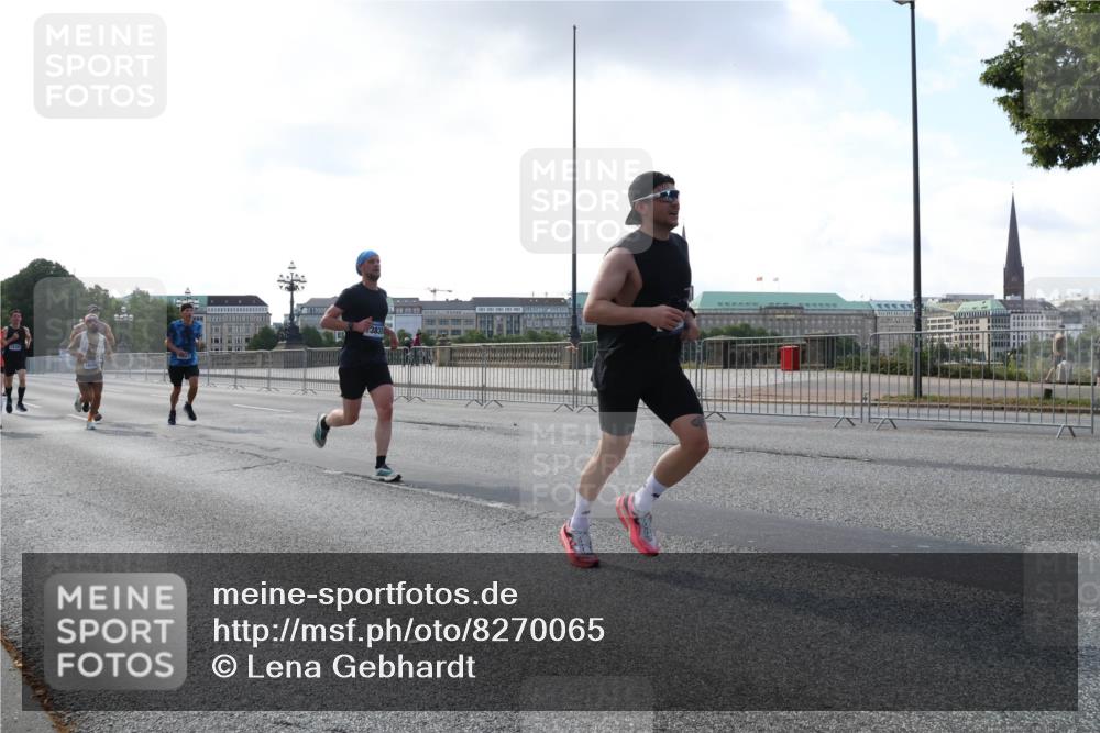 29.06.2025 - hella hamburg halbmarathon Lena Gebhardt http://msf.ph/oto/8270065 29.06.2025 09:44:50 Lombardsbrücke 3838, 1065, 1827, 2021, 2879, 3075, 3201, 3845, 3968, 4678, 5269, 5344, 5367, 6619, 7349, 8473, 8731, 10106, 10156, 10790, 10848, 11169, 11877, 12287, 12337, 12369, 12900, 13779, 13838, 13956, 14164, 14828, 15268, 15576, 15583, 15655, 15880, 16118, 16377, 16508, 16736, 17258, 17354, 18567, 18699, 19114 meine-sportfotos.de