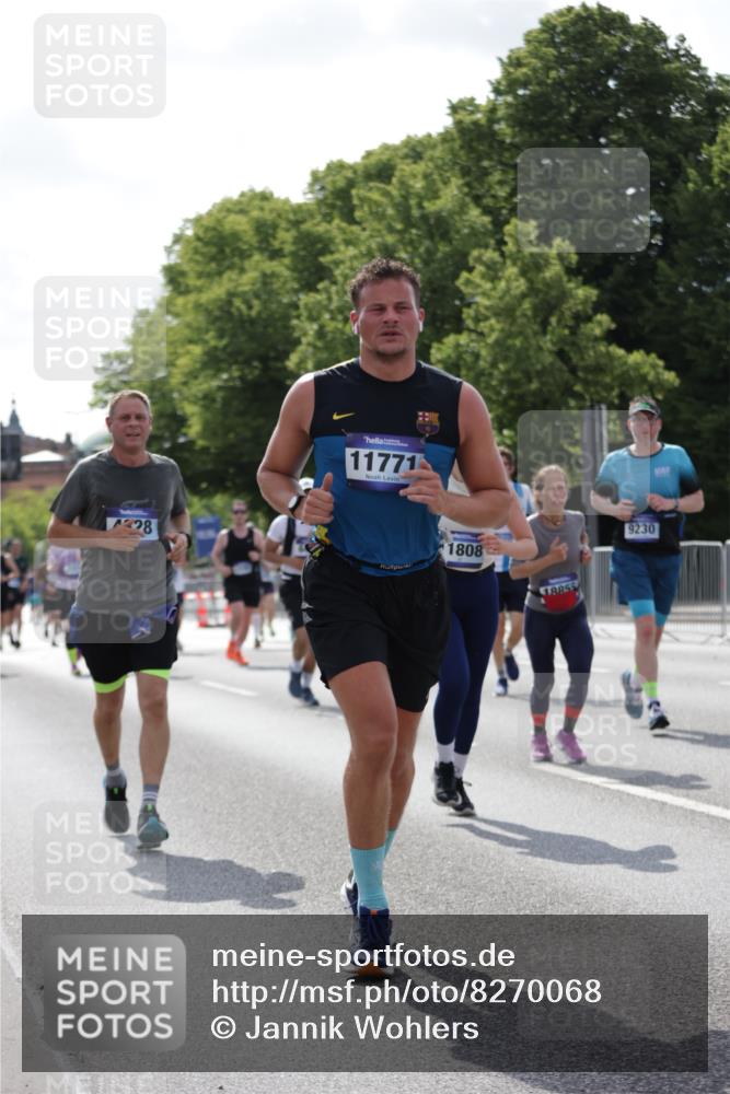29.06.2025 - hella hamburg halbmarathon Jannik Wohlers http://msf.ph/oto/8270068 29.06.2025 10:01:24 Lombardsbrücke 1184, 1329, 1464, 1653, 1729, 1881, 1940, 2591, 2806, 2957, 3039, 4286, 4328, 4663, 5602, 5603, 5742, 6327, 6438, 6595, 8578, 8926, 9230, 10882, 10915, 11771, 11808, 12564, 12734, 12736, 12781, 13796, 14026, 14175, 14176, 14375, 15093, 16424, 16426, 16540, 16909, 17017, 17136, 17503, 17670, 17810, 17951, 17952, 18232, 18555, 18739, 18855, 18899, 18954, 19159 meine-sportfotos.de