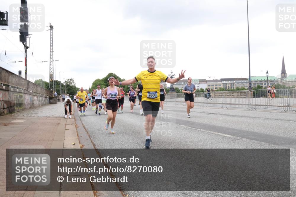 29.06.2025 - hella hamburg halbmarathon Lena Gebhardt http://msf.ph/oto/8270080 29.06.2025 10:54:17 Lombardsbrücke 1263, 2854, 2600, 1017, 1263, 1687, 1744, 1753, 1762, 1779, 1789, 1822, 1949, 2079, 2244, 2372, 2532, 2600, 2761, 2854, 3079, 3187, 3188, 3249, 3364, 3465, 3467, 3557, 3761, 3795, 3857, 4323, 4685, 4720, 4838, 4971, 5157, 5185, 5216, 5309, 5430, 5514, 5804, 5817, 5898, 5933, 5964, 5993, 6023, 6192, 6279, 6468, 6583, 6987, 6988, 7498, 7614, 7670, 7874, 7946, 7986, 8801, 8803, 8867, 8924, 9130, 9138, 9203, 9503, 9572, 10207, 11354, 11390, 11785, 12930 meine-sportfotos.de