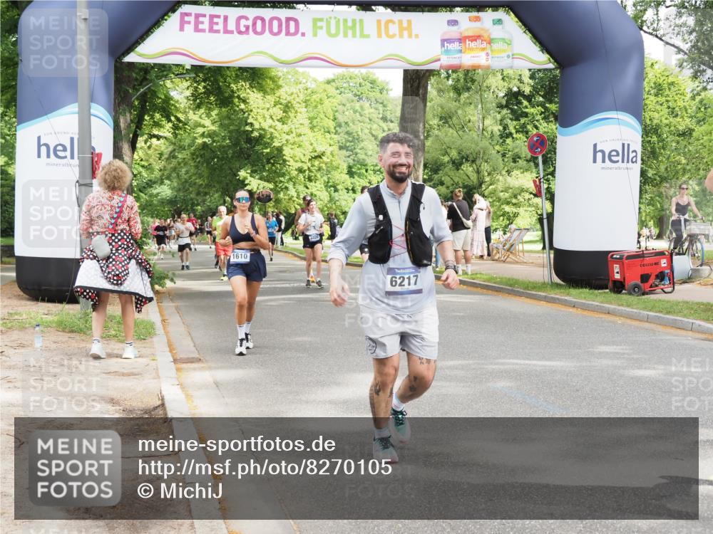 29.06.2025 - hella hamburg halbmarathon MichiJ http://msf.ph/oto/8270105 29.06.2025 10:55:40 Zwischen KM18-KM19 1071, 2281, 3154, 4453, 6217, 8263, 9075, 18176 meine-sportfotos.de