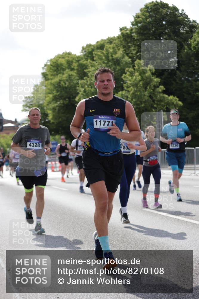 29.06.2025 - hella hamburg halbmarathon Jannik Wohlers http://msf.ph/oto/8270108 29.06.2025 10:01:24 Lombardsbrücke 1184, 1329, 1464, 1653, 1729, 1881, 1940, 2591, 2806, 2957, 3039, 4286, 4328, 4663, 5602, 5603, 5742, 6327, 6438, 6595, 8578, 8926, 9230, 10882, 10915, 11771, 11808, 12564, 12734, 12736, 12781, 13796, 14026, 14175, 14176, 14375, 15093, 16424, 16426, 16540, 16909, 17017, 17136, 17503, 17670, 17810, 17951, 17952, 18232, 18555, 18739, 18855, 18899, 18954, 19159 meine-sportfotos.de