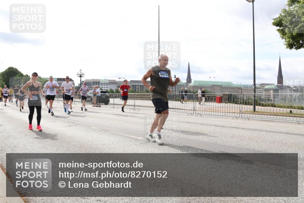 29.06.2025 - hella hamburg halbmarathon Lena Gebhardt http://msf.ph/oto/8270152 29.06.2025 10:19:56 Lombardsbrücke 6322, 6874, 1110, 1115, 1145, 1154, 1534, 1708, 2064, 2357, 2405, 2441, 2918, 2993, 2995, 3278, 3446, 3678, 4108, 4110, 4170, 4539, 4562, 4570, 4585, 4737, 4739, 4979, 5035, 5123, 5251, 5397, 5449, 5556, 5659, 5849, 5878, 6444, 6796, 6797, 6872, 6874, 6939, 7137, 7248, 7249, 7519, 7744, 7808, 7836, 7917, 8146, 8387, 8427, 8537, 8738, 9196, 10349, 10540, 10550, 10594, 10622, 10701, 11028, 11036 meine-sportfotos.de