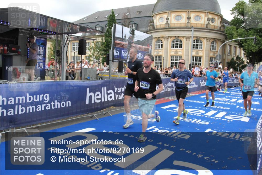29.06.2025 - hella hamburg halbmarathon Michael Strokosch http://msf.ph/oto/8270169 29.06.2025 10:53:07 Ziel 2208, 3059, 3258, 3334, 4121, 7509, 7864, 8587, 9093, 9537, 12155, 12367, 12519, 12910, 14323, 14791, 18590, 19208 meine-sportfotos.de