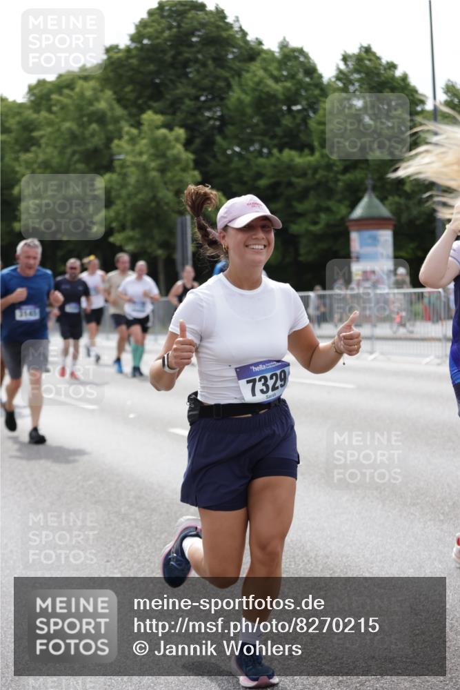 29.06.2025 - hella hamburg halbmarathon Jannik Wohlers http://msf.ph/oto/8270215 29.06.2025 10:33:50 Lombardsbrücke 1672, 2265, 2464, 2496, 2510, 2511, 2526, 2801, 2933, 3145, 3829, 3848, 4824, 4826, 5609, 6105, 6574, 7324, 7329, 8277, 8349, 8965, 10360, 10564, 11432, 11668, 12165, 12330, 12896, 13437, 13485, 13747, 14047, 14058, 14854, 14855, 14918, 14919, 15793, 15845, 15983, 16115, 16578, 17105, 17650, 17789, 17953, 18044 meine-sportfotos.de